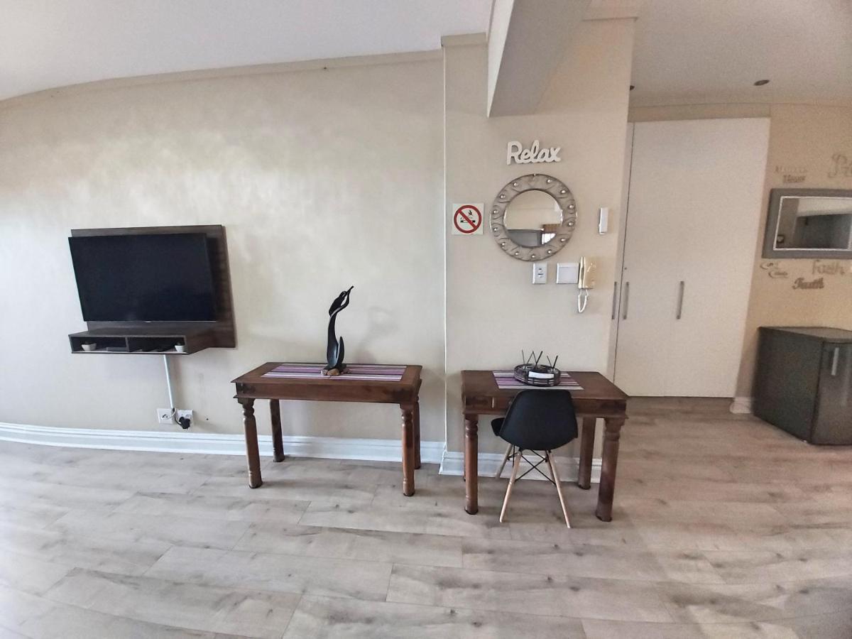 Whale Rock, Modern Beachfront Apartment Margate Bagian luar foto